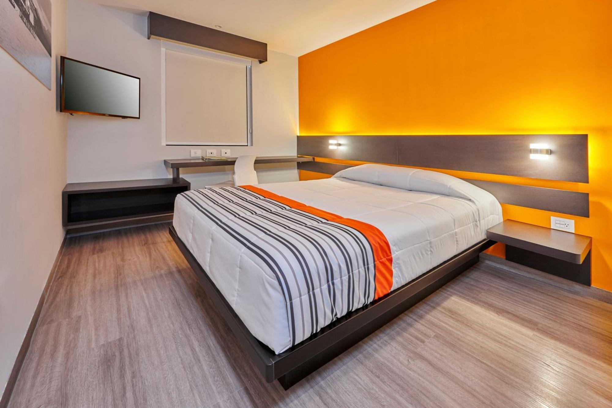 City Express Junior By Marriott Ciudad De Mexico Sullivan Bagian luar foto