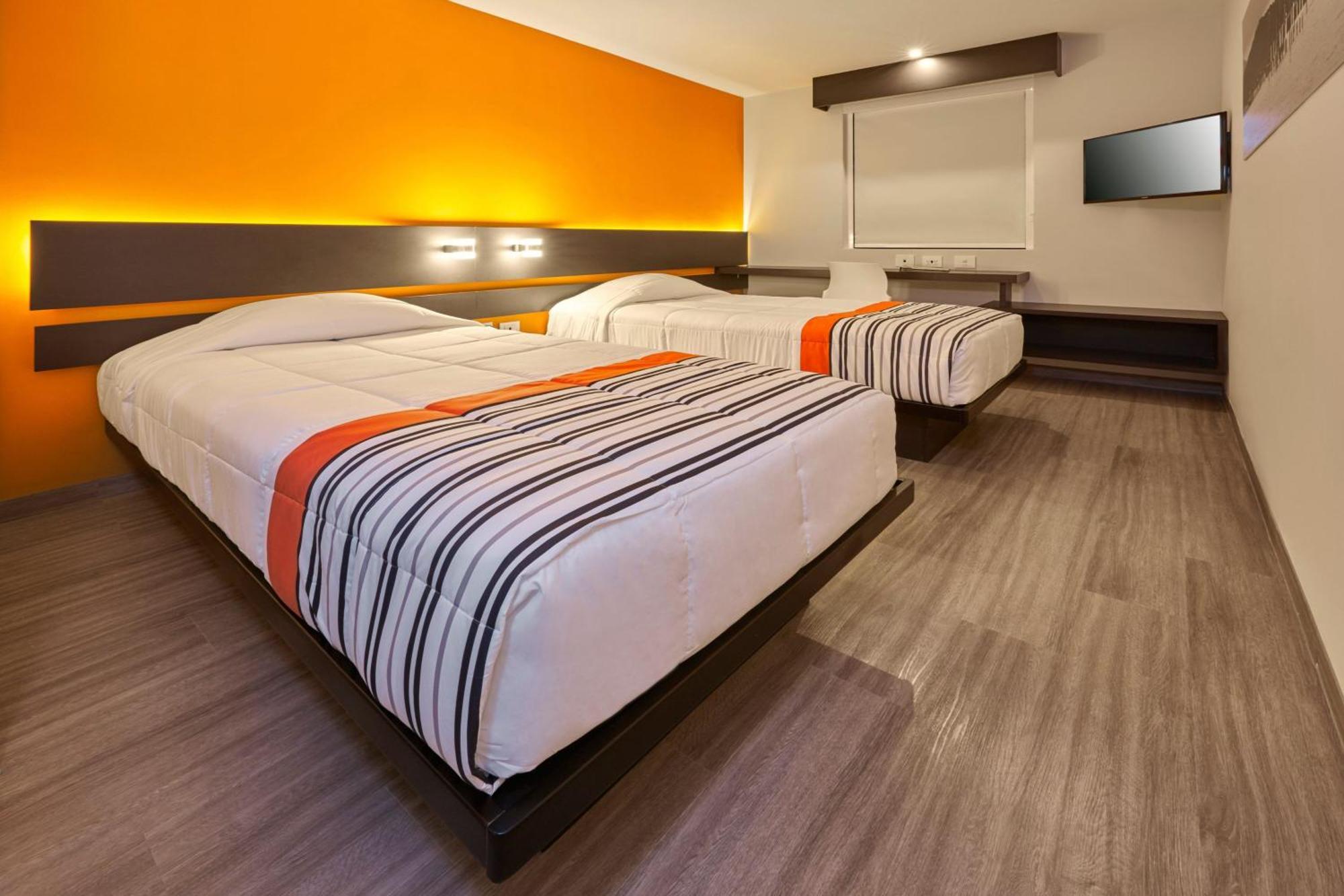 City Express Junior By Marriott Ciudad De Mexico Sullivan Bagian luar foto