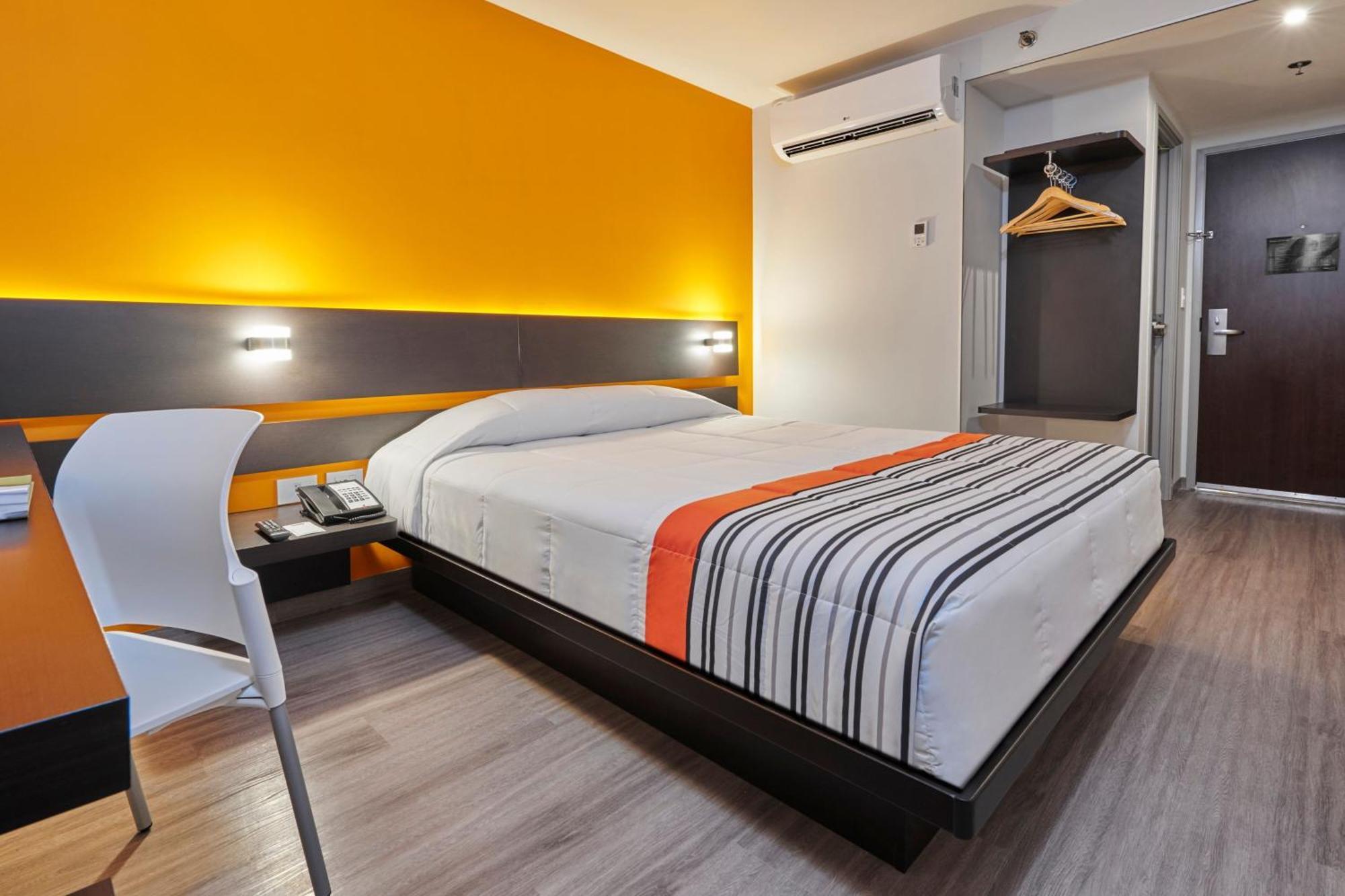 City Express Junior By Marriott Ciudad De Mexico Sullivan Bagian luar foto