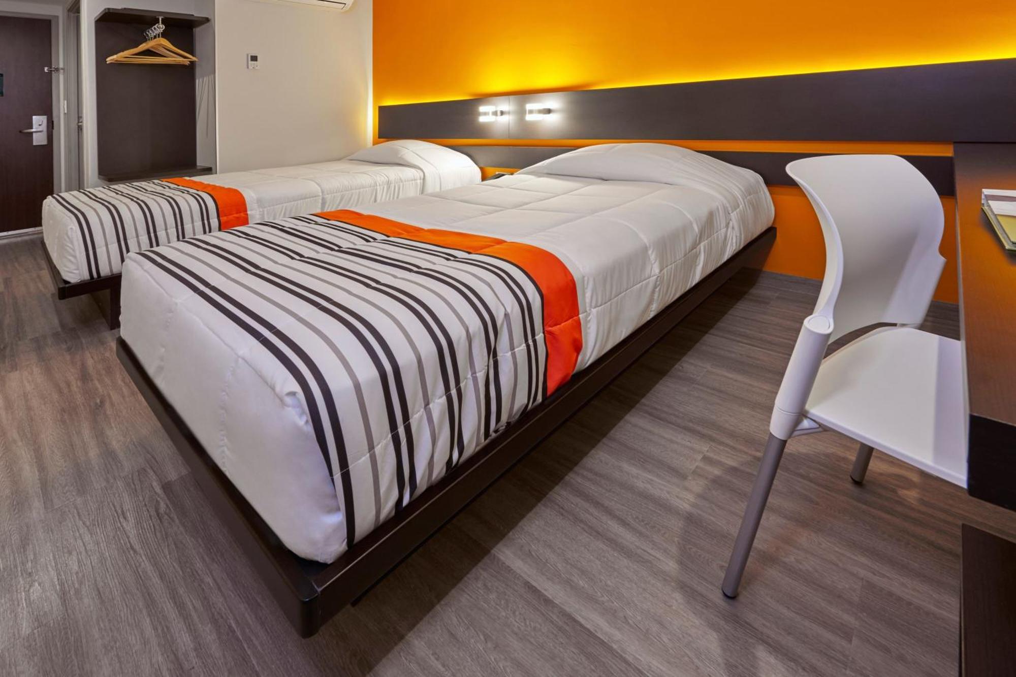 City Express Junior By Marriott Ciudad De Mexico Sullivan Bagian luar foto