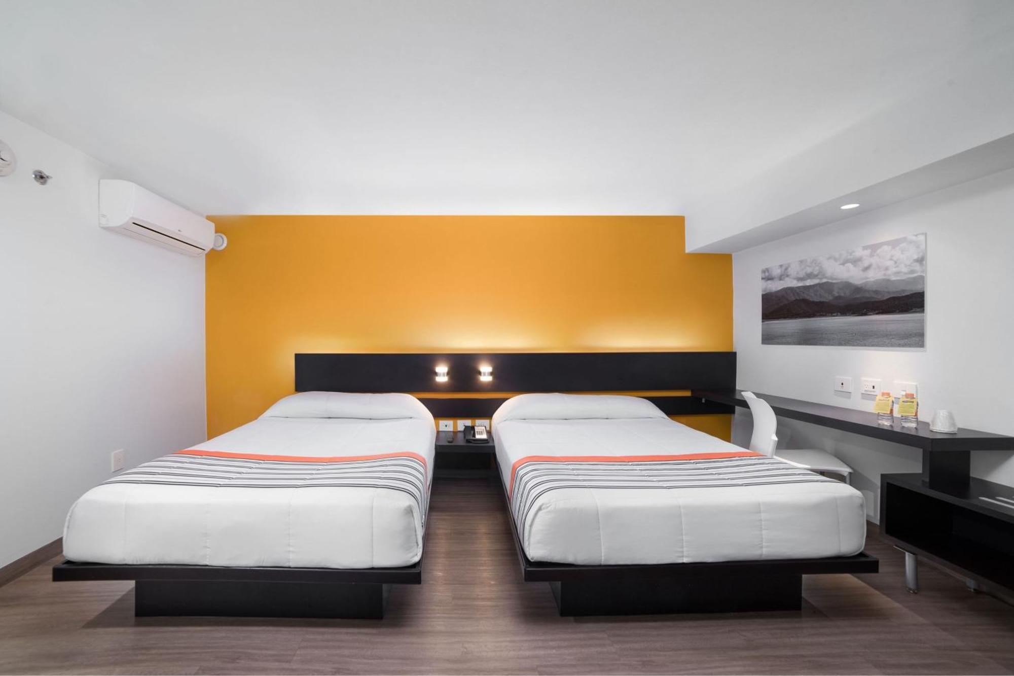 City Express Junior By Marriott Ciudad De Mexico Sullivan Bagian luar foto