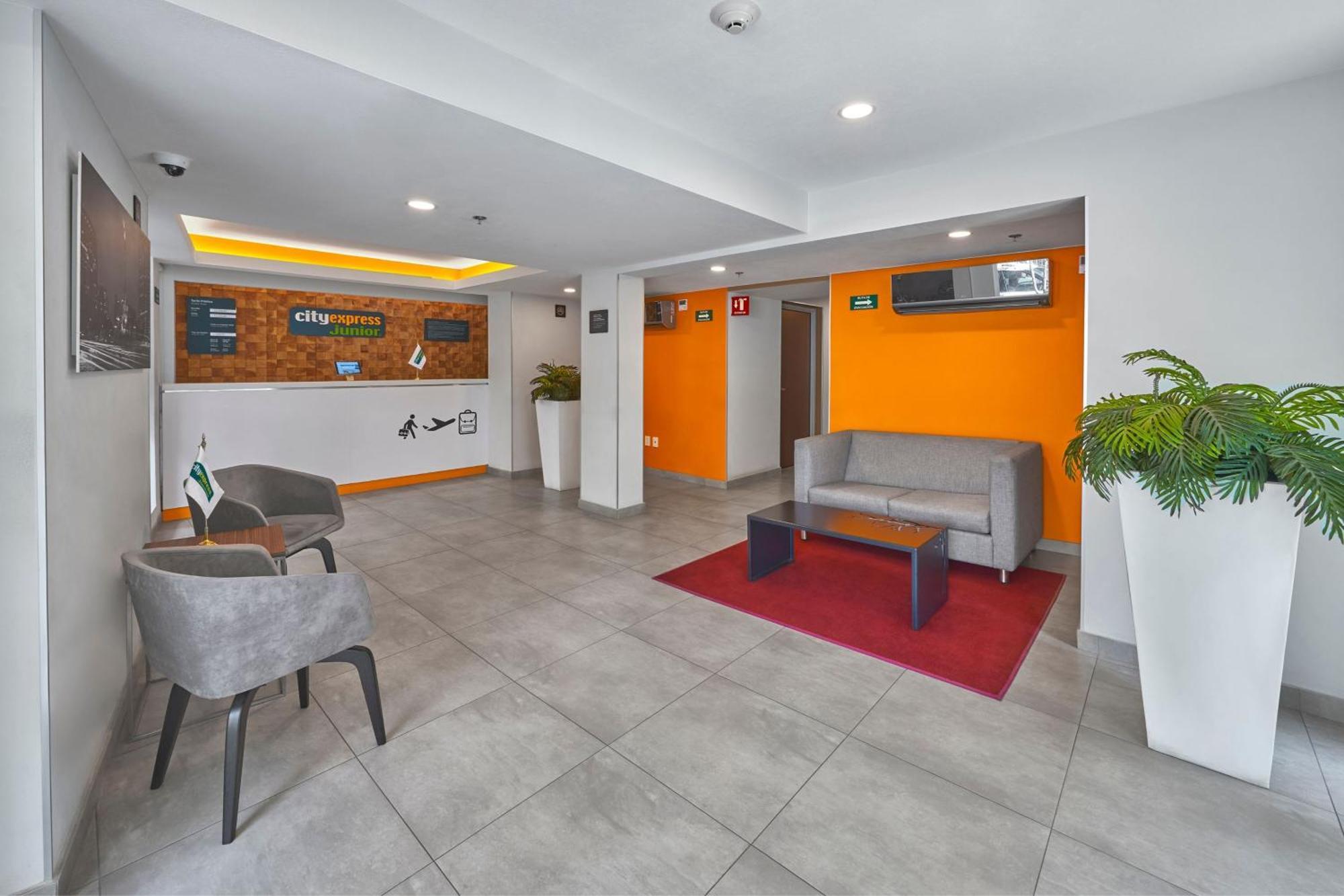 City Express Junior By Marriott Ciudad De Mexico Sullivan Bagian luar foto