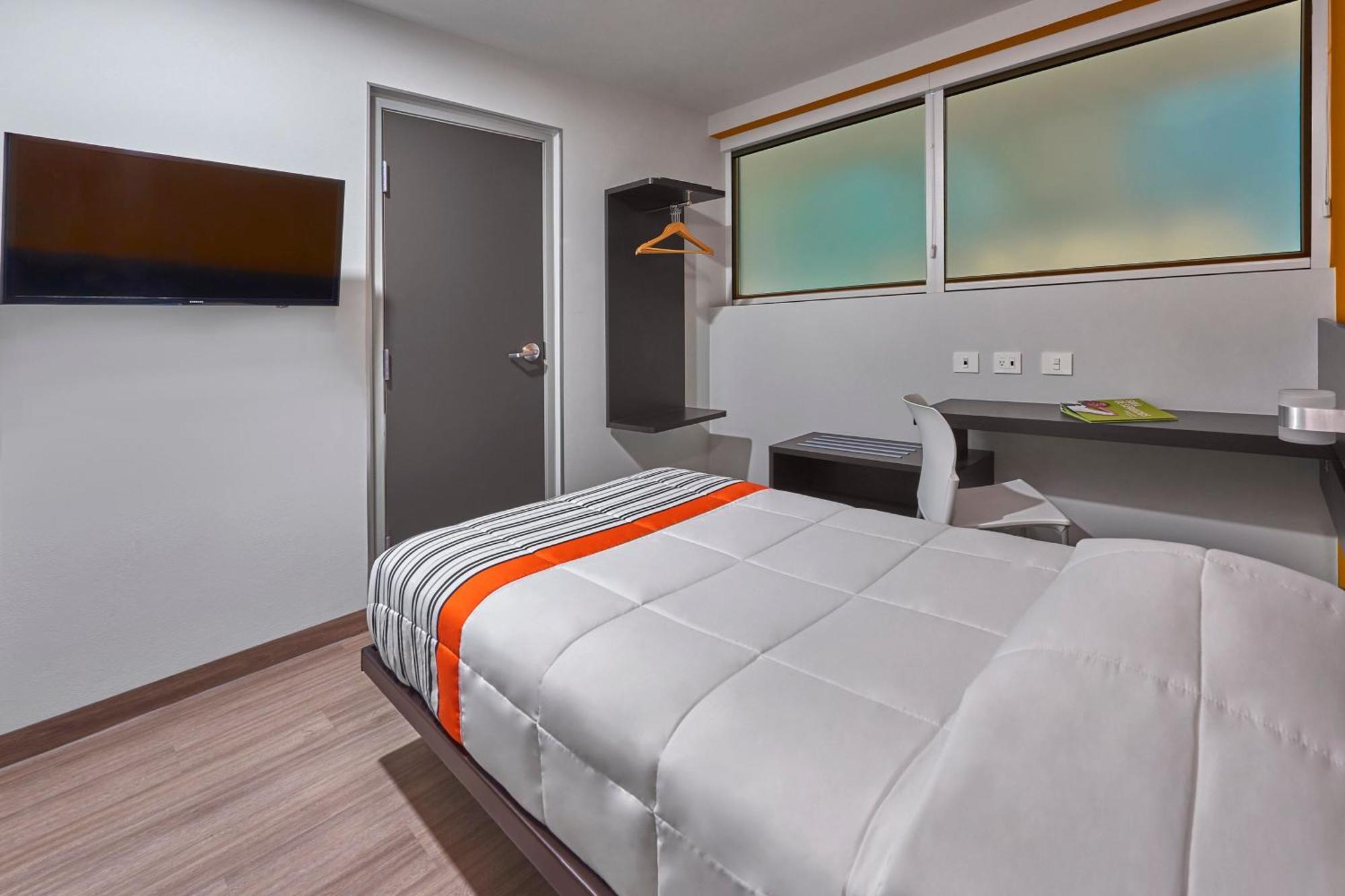 City Express Junior By Marriott Ciudad De Mexico Sullivan Bagian luar foto