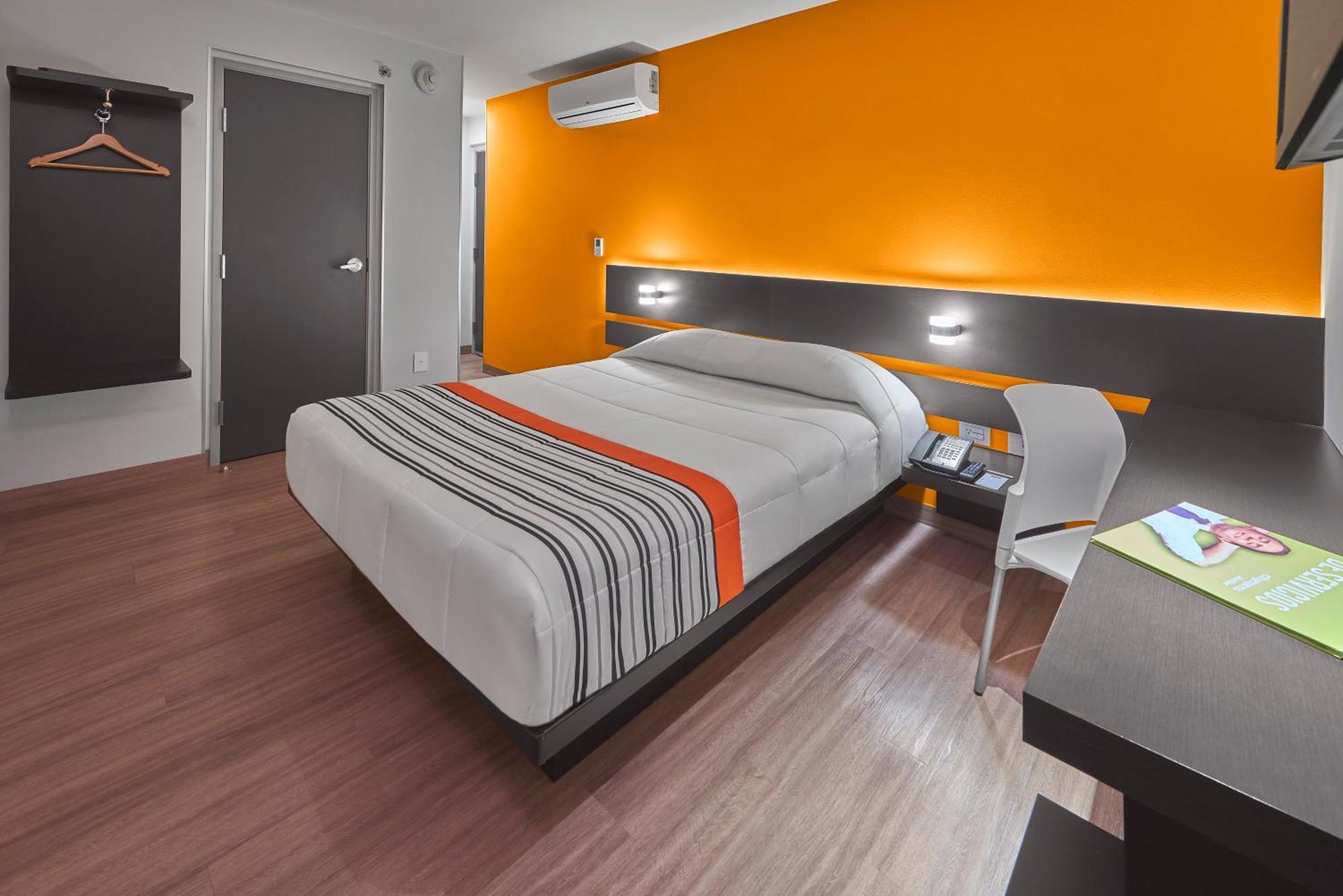 City Express Junior By Marriott Ciudad De Mexico Sullivan Bagian luar foto
