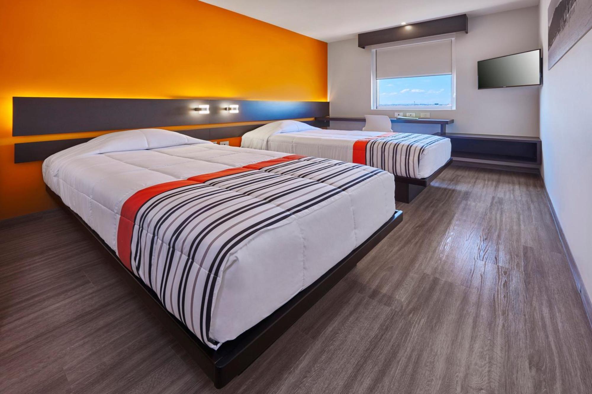 City Express Junior By Marriott Ciudad De Mexico Sullivan Bagian luar foto
