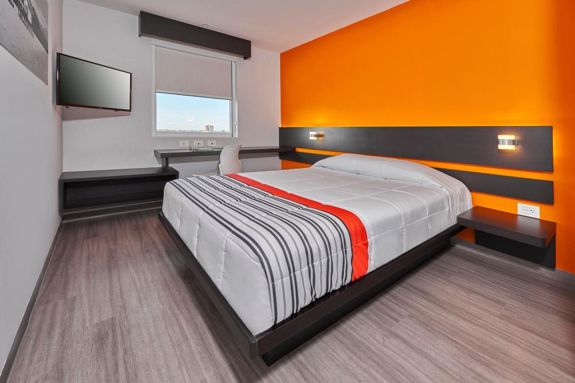 City Express Junior By Marriott Ciudad De Mexico Sullivan Bagian luar foto